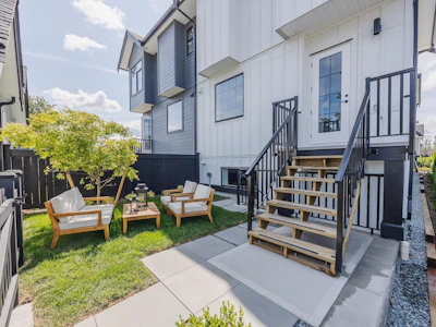 19767 75b Avenue - 5