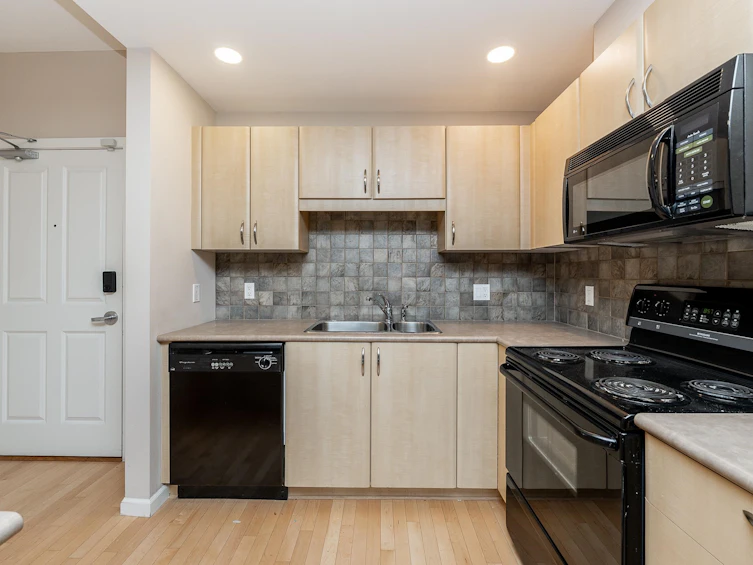 418-285 Newport Drive, Port Moody, BC, V3H 5J6 - 4