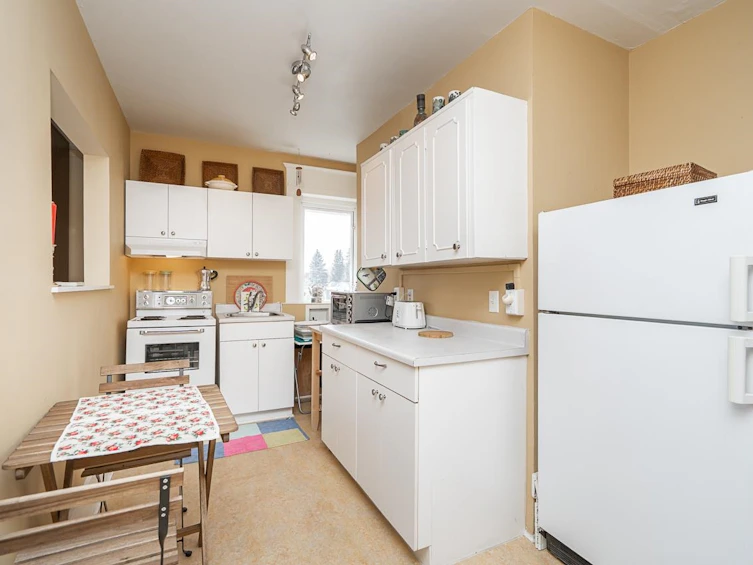 111 E 61st Avenue, Vancouver, BC, V5X 2B3 - 18