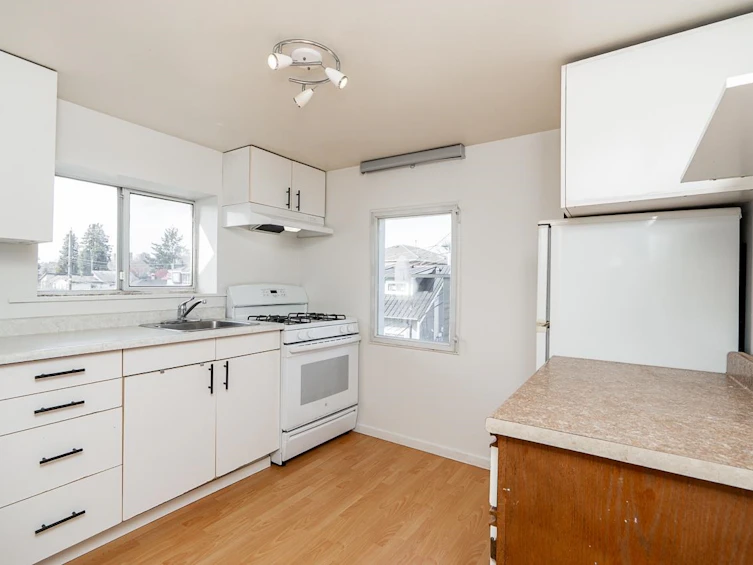111 E 61st Avenue, Vancouver, BC, V5X 2B3 - 17