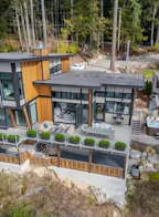 6101 6099 Coracle Drive