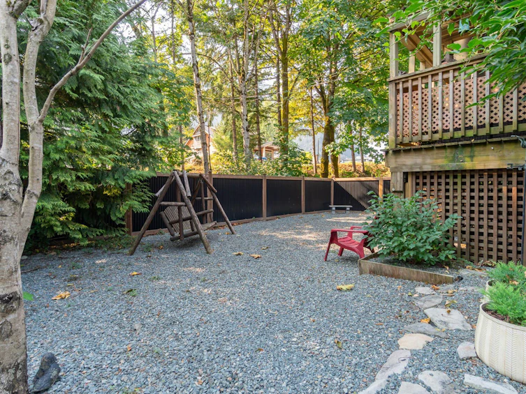 695 Hudson Bay Street, Hope, BC, V0X 1L4 - 37
