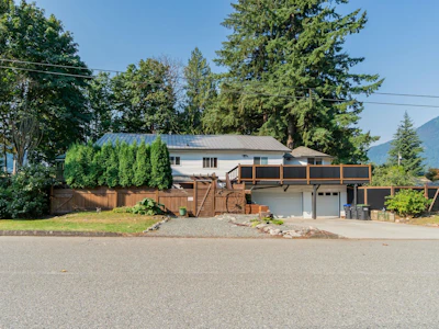 695 Hudson Bay Street - 2