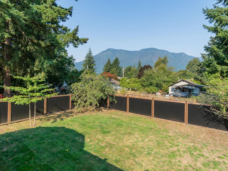695 Hudson Bay Street, Hope, BC, V0X 1L4 - 35