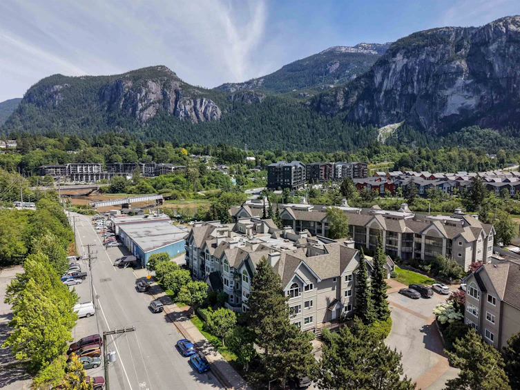 201-1460 Pemberton Avenue, Squamish, BC, V8B 0J9 - 31