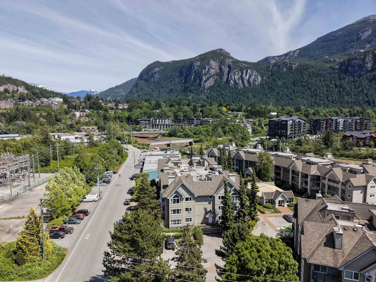 201-1460 Pemberton Avenue, Squamish, BC, V8B 0J9 - 32