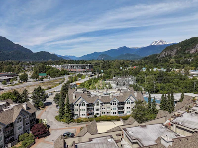 201-1460 Pemberton Avenue - 3