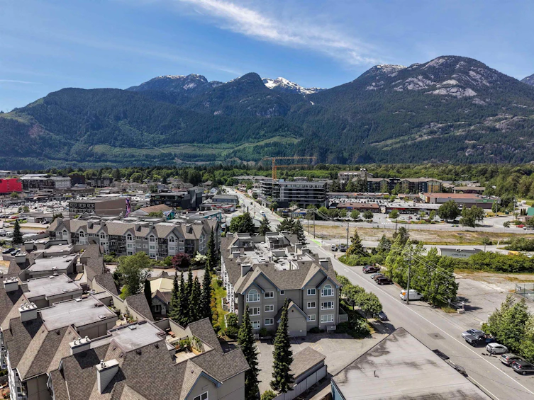 201-1460 Pemberton Avenue, Squamish, BC, V8B 0J9 - 8