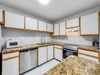 108-13364 102 Avenue - 3