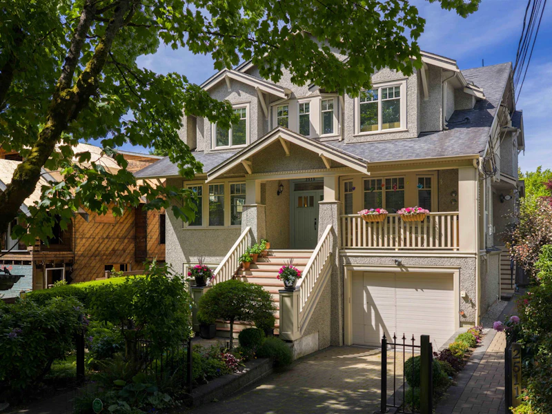 2515 W 6th Avenue, Vancouver BC V6K 1W4