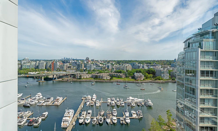 2206-1201 Marinaside Crescent