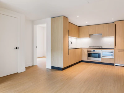 202-2235 E Broadway - 5