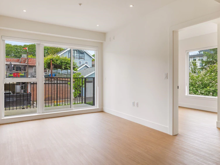 202-2235 E Broadway, Vancouver, BC, V5N 0J5 - 3