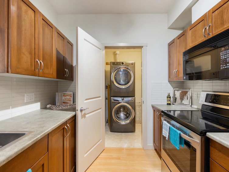 204-33328 Bourquin Crescent, Abbotsford, BC, V2S 1Y1 - 31