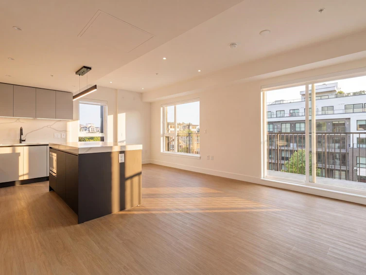 503-2235 E Broadway, Vancouver, BC, V5N 0J5 - 2