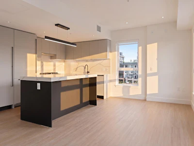 503-2235 E Broadway - 5