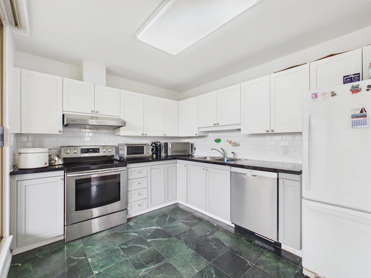 401-4830 Bennett Street, Burnaby, BC, V5H 4P6 - 12