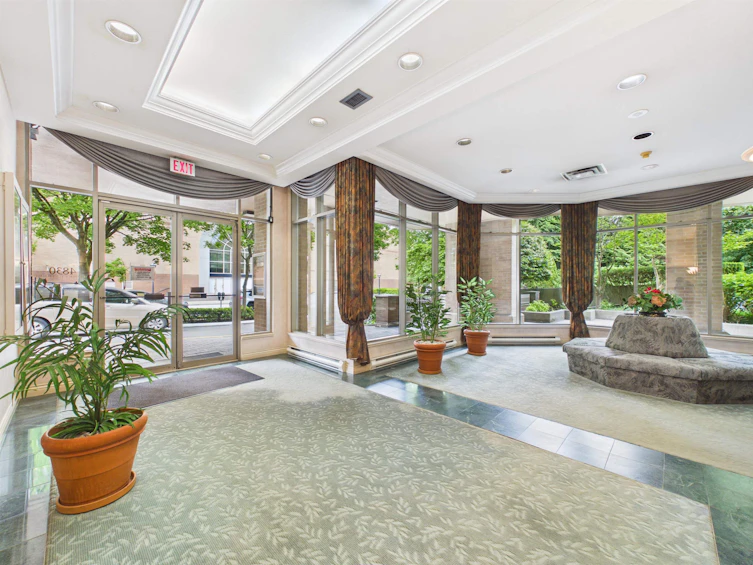 401-4830 Bennett Street, Burnaby, BC, V5H 4P6 - 4