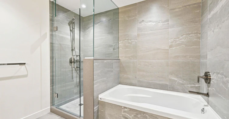 301-785 Harbour Way, North Vancouver, BC, V7P 0G5 - 9