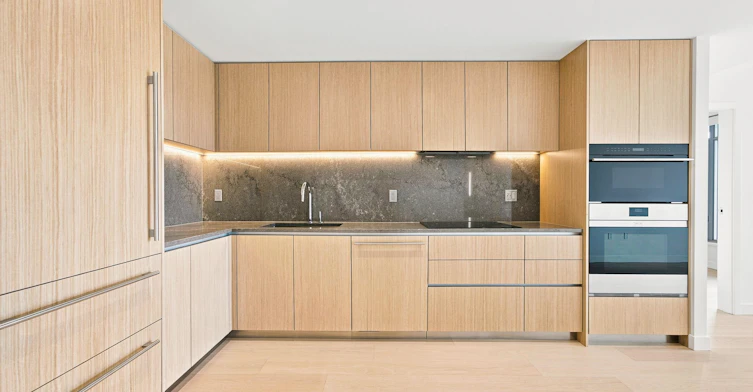 301-785 Harbour Way, North Vancouver, BC, V7P 0G5 - 2