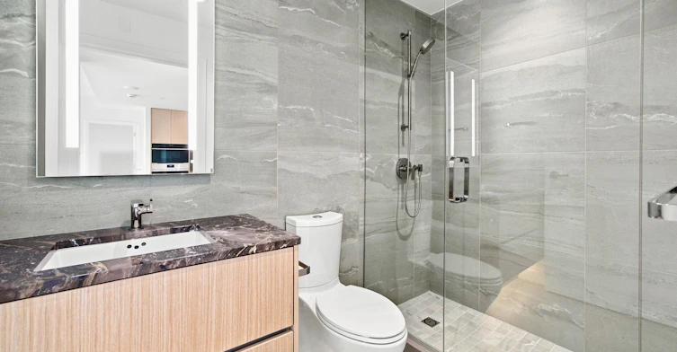 301-785 Harbour Way, North Vancouver, BC, V7P 0G5 - 11