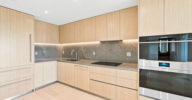 301-785 Harbour Way, North Vancouver, BC, V7P 0G5 - 3