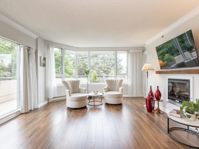 203-3170 Gladwin Road - 4