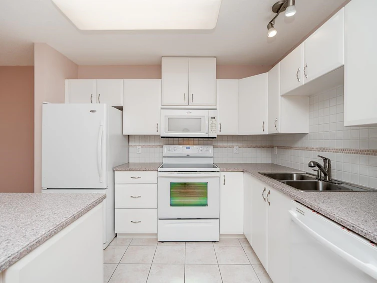 1002-612 Sixth Street, New Westminster, BC, V3L 5V2 - 13