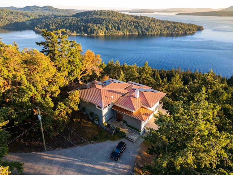 356 East West Road, Mayne Island, BC, V0N 2J2 - 36