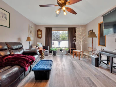 320-1840 160 Street - 4
