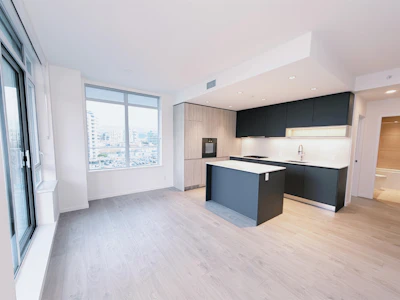 701-6200 Minoru Boulevard - 3