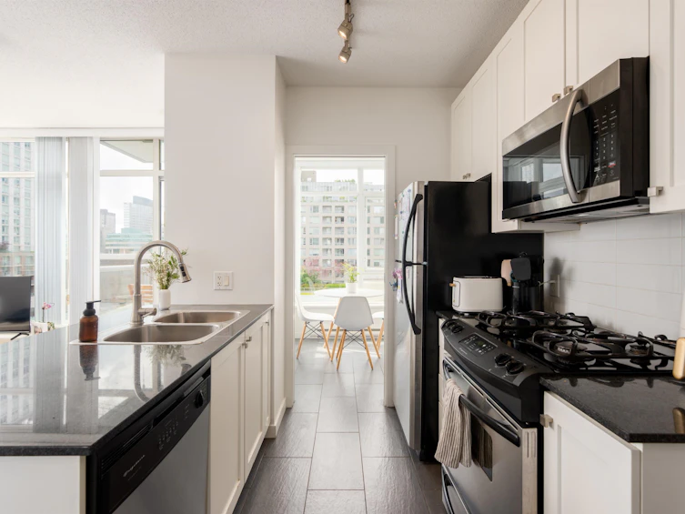 801-480 Robson Street, Vancouver, BC, V6B 1S1 - 5