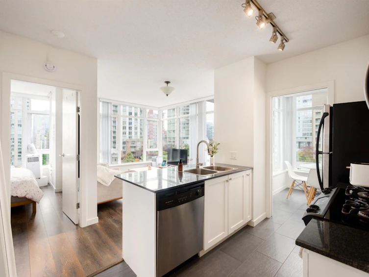 801-480 Robson Street, Vancouver, BC, V6B 1S1 - 6