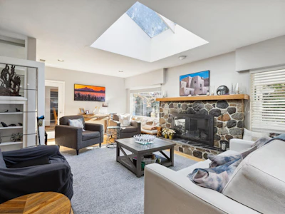 4028 Rose Crescent - 4