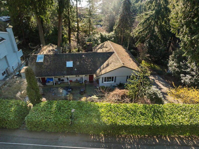 4028 Rose Crescent, West Vancouver BC V7V 2N7