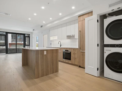 204-8398 Oak Street - 4