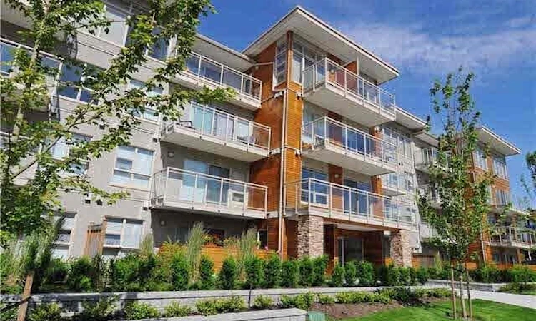 PH2-1033 St. Georges Avenue