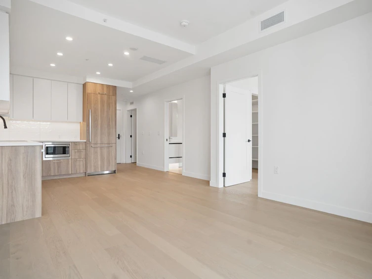 208-8398 Oak Street, Vancouver, BC, V6P 0L9 - 5