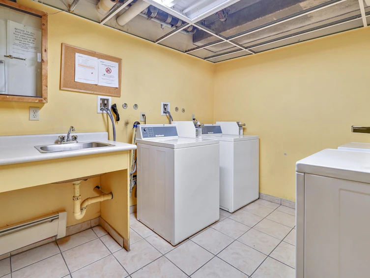 402-2215 Dundas Street, Vancouver, BC, V5L 1J9 - 15