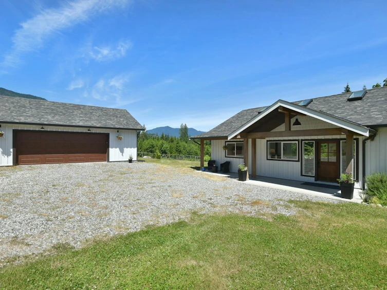 1860 Arboretum Drive, Gibsons, BC, V0N 1V6 - 2