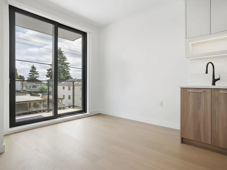 202-8398 Oak Street, Vancouver, BC, V6P 0L9 - 6