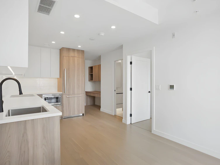 202-8398 Oak Street, Vancouver, BC, V6P 0L9 - 9