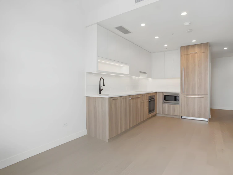 202-8398 Oak Street, Vancouver, BC, V6P 0L9 - 3