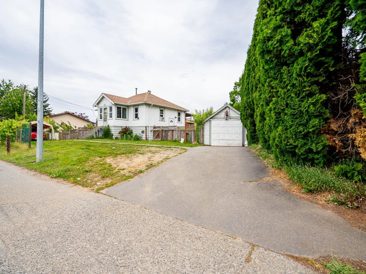33393 George Ferguson Way, Abbotsford, BC, V2S 2L9 - 3