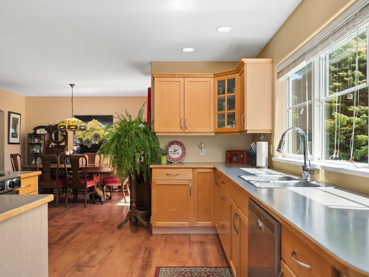 1223 Sunnyside Road, Gibsons, BC, V0N 1V3 - 12