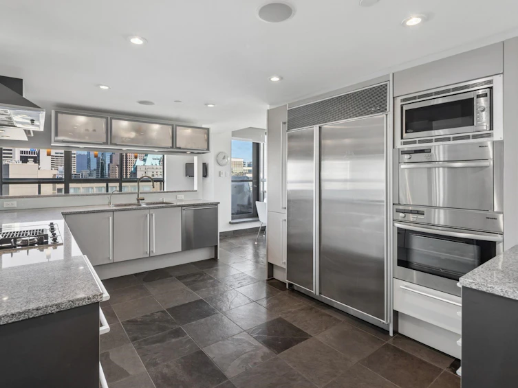 2301-909 Burrard Street, Vancouver, BC, V6Z 2N2 - 6