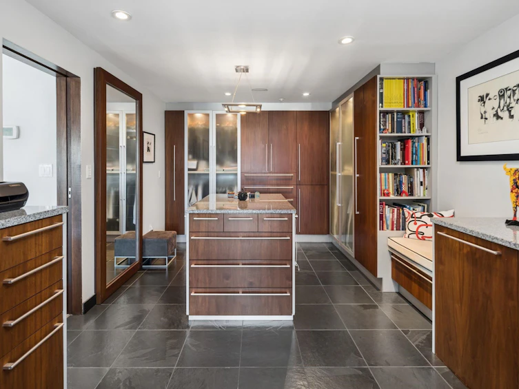2301-909 Burrard Street, Vancouver, BC, V6Z 2N2 - 10