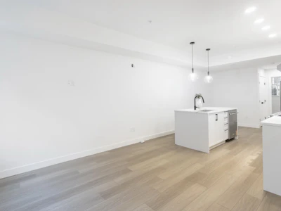 120-720 Robinson Street - 4