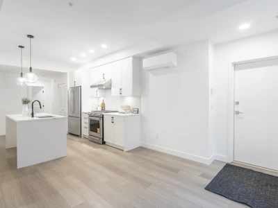 120-720 Robinson Street - 3