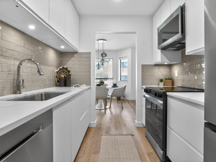 307-1460 Martin Street, Surrey, BC, V4B 3W7 - 2